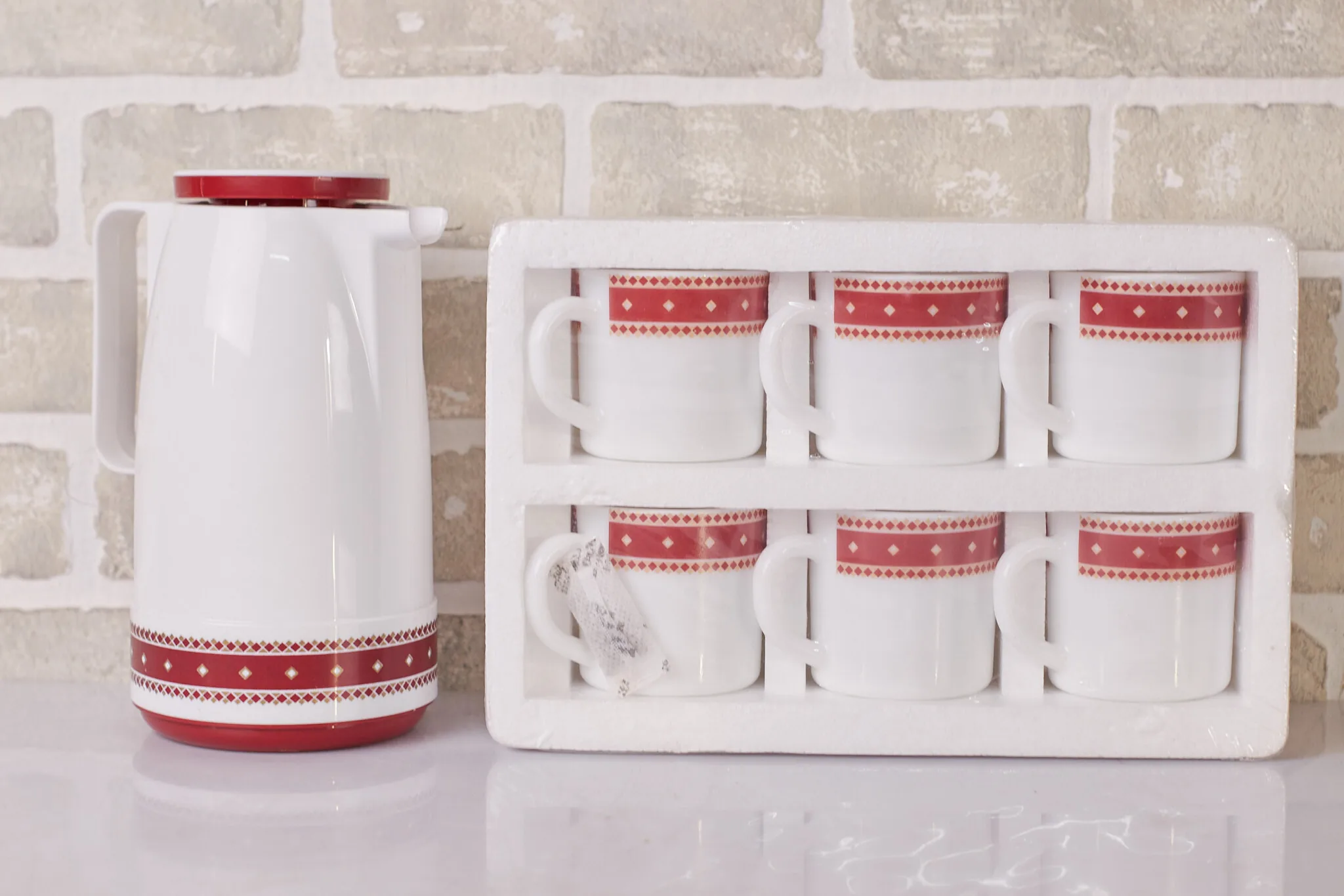 White Red Flask Set With Six Cups — Kitchen and Dining prop for rent in Delhi NCR