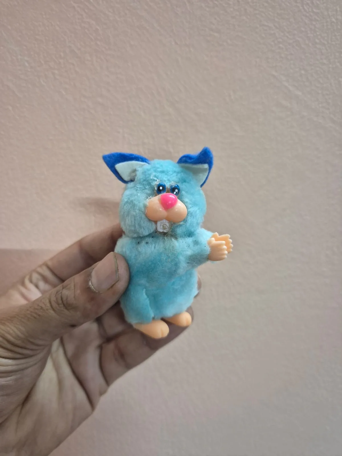 Vintage Blue Fuzzy Kitten Plush Toy with Plastic Face — Toys and Games prop for rent in Delhi NCR